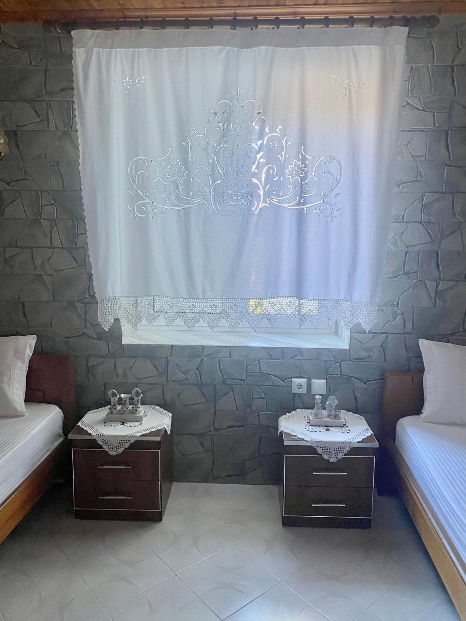 Panoramic View Guest House ジロカストラ エクステリア 写真