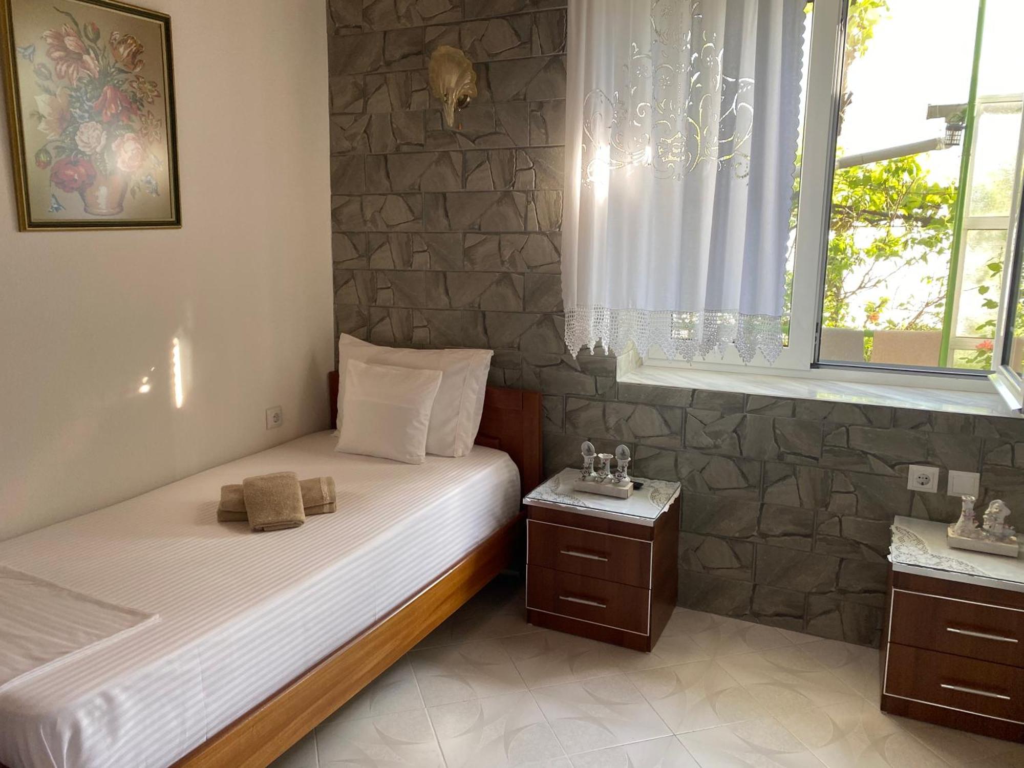 Panoramic View Guest House ジロカストラ エクステリア 写真